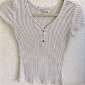 Oatmeal/beige white color shirt Fits tight